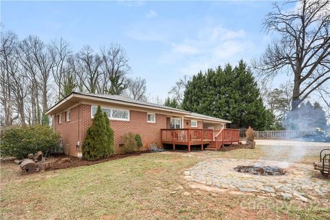 1811 Woodcrest Circle sold home in Dutchman Heights, Rock Hill, SC