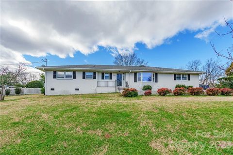 110 Lakeside Street