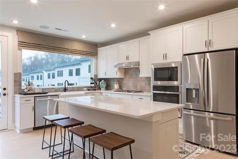 634 E Woodlawn Road sold townhome in Six Twenty, Charlotte, NC