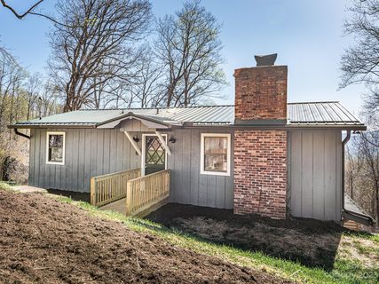 144 Laurel Road