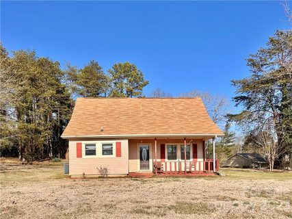 8329 White Pine Circle sold home in The Pines, Connelly Springs, NC