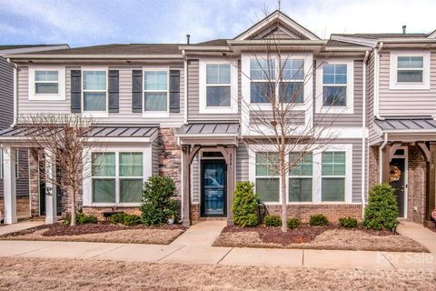 202 Waterlynn Ridge Road E sold townhome in Waterlynn Grove, Mooresville, NC