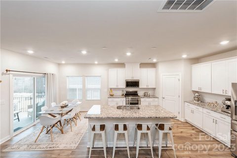 5372 Turtle Creek Drive