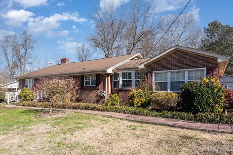 208 W Newton Street 129