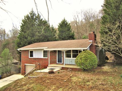 15 Hillview Circle