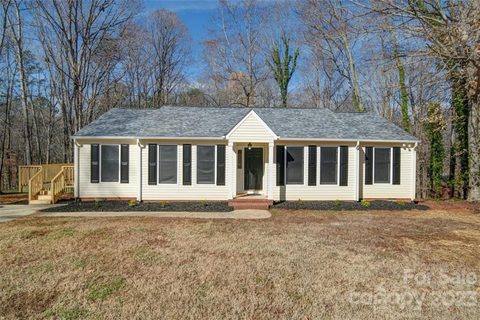 716 Forest Lane sold home in South Forest, Belmont, NC