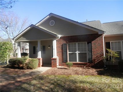 5606 Glen Cove Drive sold condo in Village Glen, Charlotte, NC