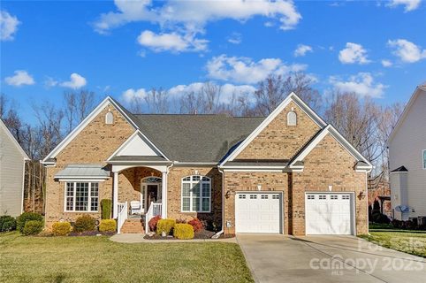 121 Willowbrook Drive