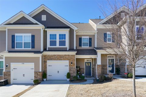 7124 Harris Bay Road sold townhome in The Woods at Davis Lake, Charlotte, NC