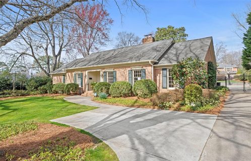 3136 Clarendon Road