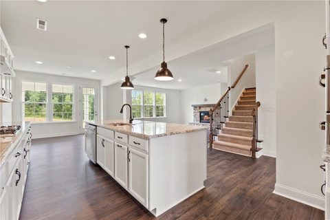 Previously sold for $690,302