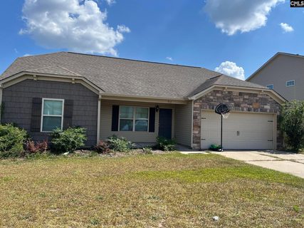 912 Dovefield Lane pending home in Estates Of Persimmon Hill, Lexington, SC