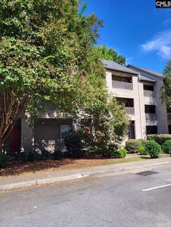 225 Edgewater Lane