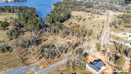 Navigator Trail pending home in Breakwater At Woodside Shores, Prosperity, SC