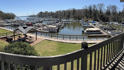 Homes in Yacht Cove, Columbia