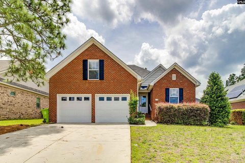 404 Summit Hills Circle active home in Summit Hills-Amaryllis Woods, Columbia, SC