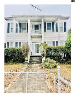 2733 River Drive