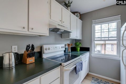 528 Wimbledon Court pending home in Carnaby Square, Columbia, SC