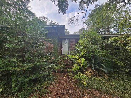 1921 Edgehill Road