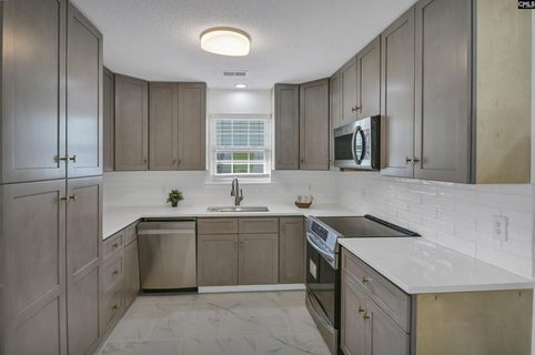 9 Twin Oaks Circle