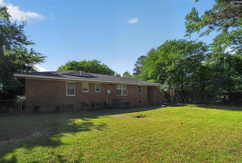 1015 Greenlawn Drive