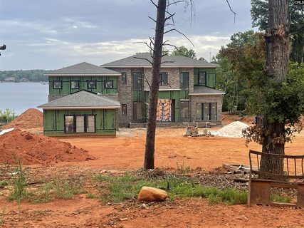 1022 Wise Ferry Road active home in Lake Murray, Lexington, SC