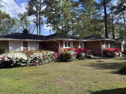 7604 Edgewater Drive