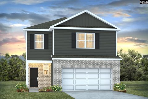 1040 Salient Court active home in Gates Village, Lugoff, SC
