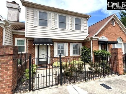 210 Carlyle Circle
