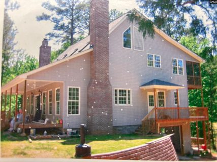 1225 Wateree Road active home in Lake Wateree, Winnsboro, SC