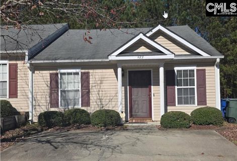 423 Regency Park Drive active condo in Regency Park, Columbia, SC