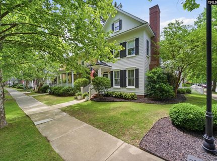 600 Long Pointe Lane