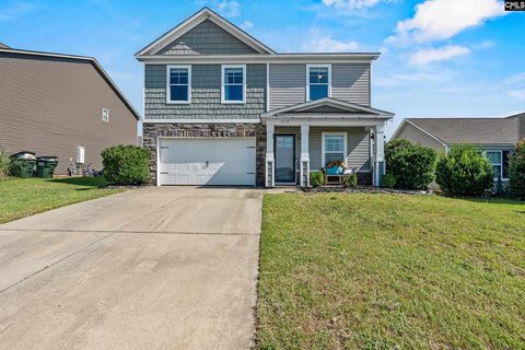 510 Deertrack Run active home in Estates Of Persimmon Hill, Lexington, SC