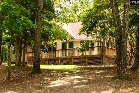 111 Lakeview Road active home in Lake Dogwood, Eastover, SC