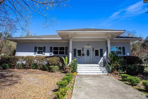 1700 Broad Street active home in Historic District, Camden, SC