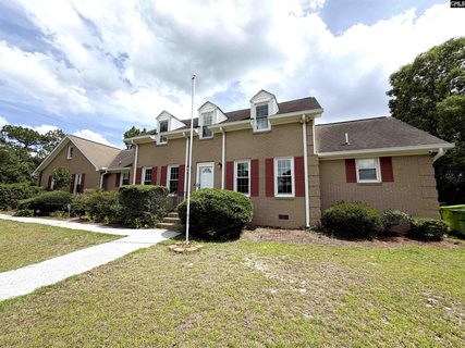 7912 Wessex Lane active home in Windsor Lake, Columbia, SC