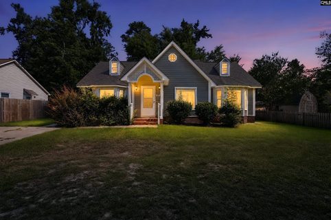 105 Castle Vale Road active home in New Friarsgate, Irmo, SC