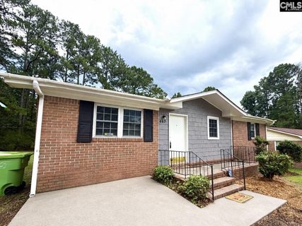 440 Woodcrest Drive active home in Hollywood Hills, Columbia, SC