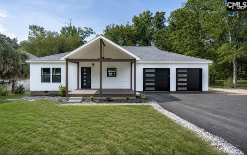 1111 Seagull Lane active home in Osprey Pointe, Prosperity, SC