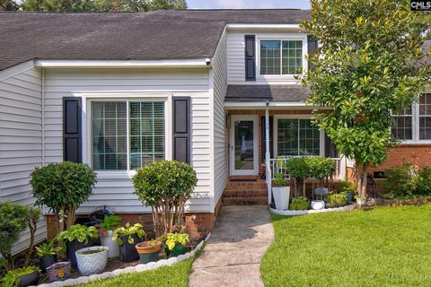 124 N Lake Pointe Drive active townhome in Lake Pointe East, Columbia, SC