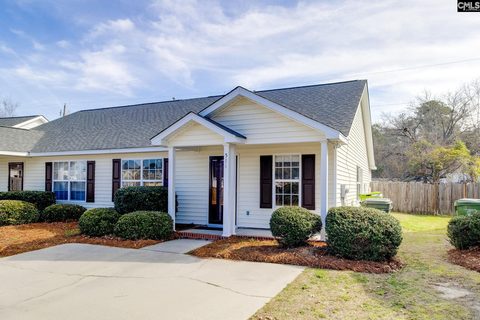511 Providence Crossing Drive active home in Courtyard At Providence Plant, Columbia, SC