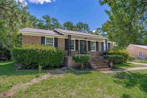 416 Green Springs Drive active home in Greensprings, Columbia, SC