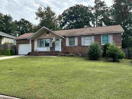 112 Harwood Drive active home in Swandale Estates, Hopkins, SC