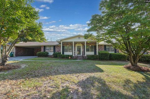 2043 Fairlawn Circle active home in Fairlawn, Cayce, SC