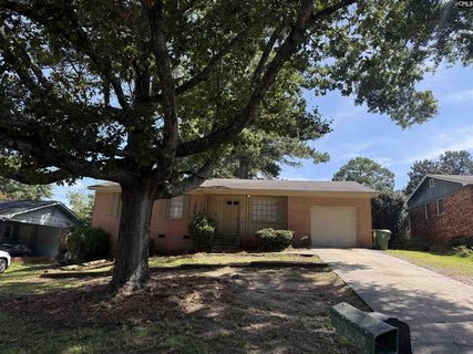 201 Ramblewood Drive active home in Pine Lakes, Columbia, SC