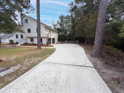 221 Hickory Hill Trail active home in Briarcliffe Estates, Elgin, SC