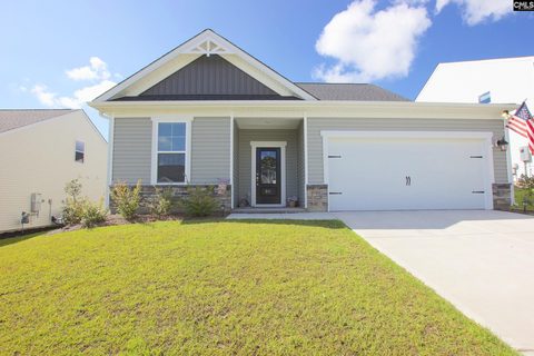 911 Gold Ventura Court active home in Summer Orchard, Lexington, SC