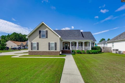 36 Leatherwood Drive active home in Saddlebrook, Lugoff, SC