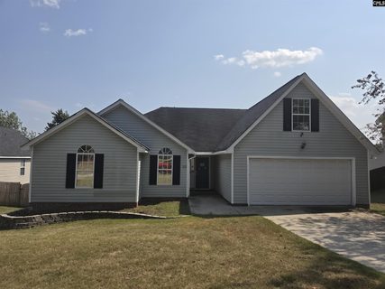153 Double Eagle Circle active home in Lexington Hills, Lexington, SC