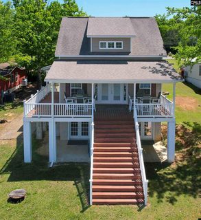 240 Saluda Waters Point active home in Saluda Waters Point, Leesville, SC